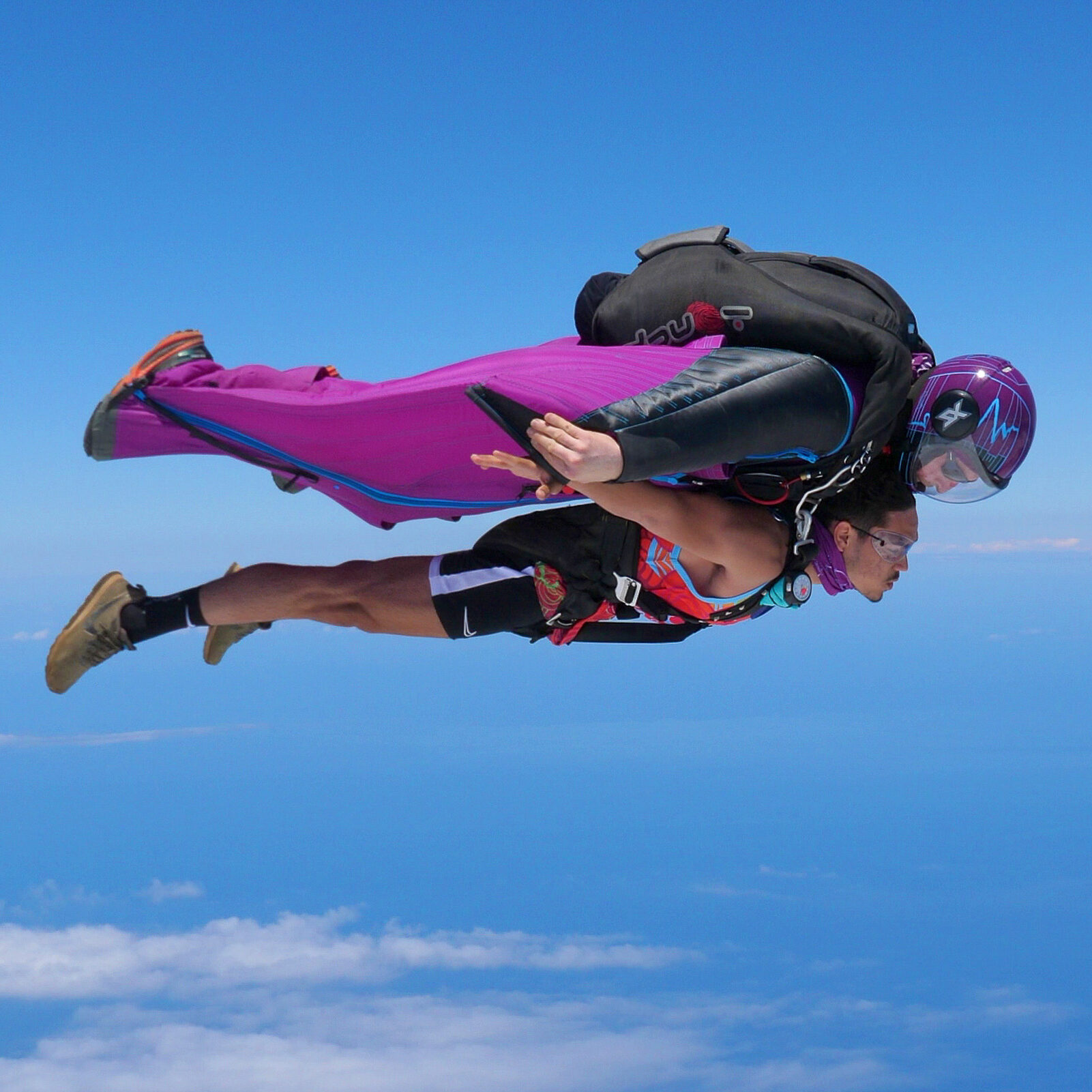 saut parachute wingsuit prod 00 e1708365283928